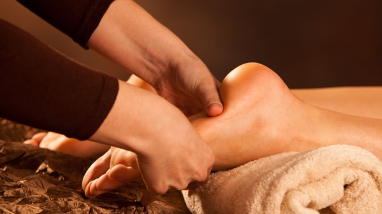 Say Goodbye to Swelling: Understanding the Science and the Solution of Foot and Calf Massagers